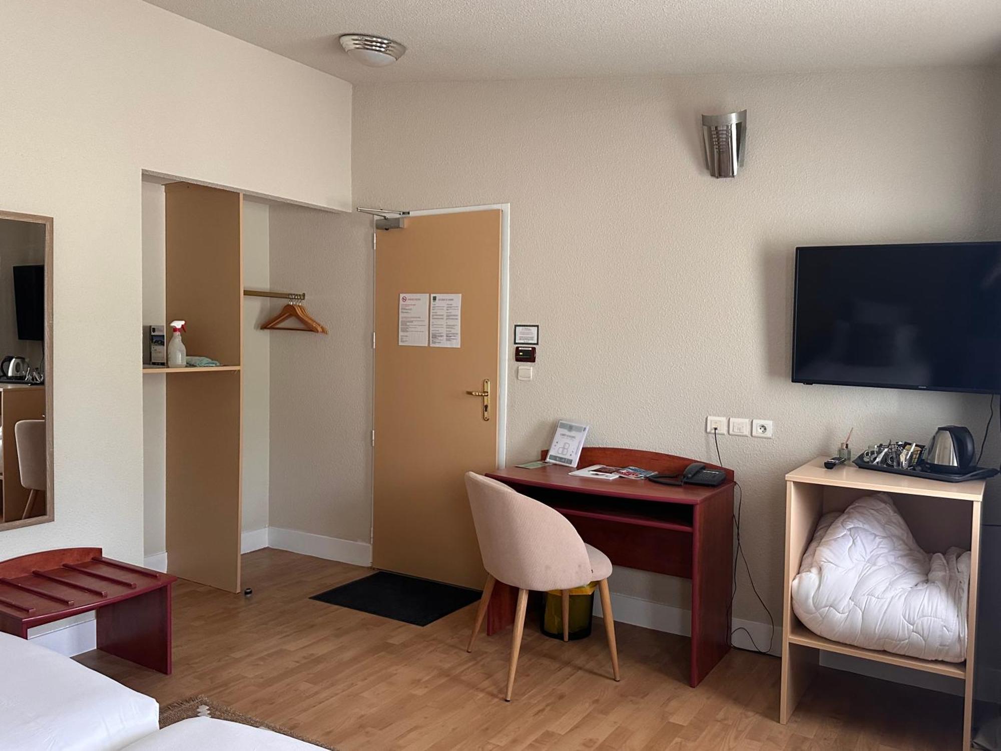 Hotel - Domaine De La Blanchardiere - Le Mans Changé Екстериор снимка